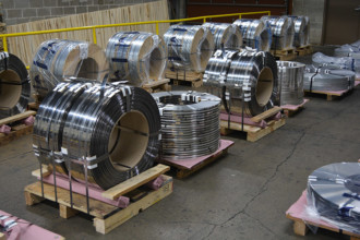 Cold rolled oscillate wound coils on pallets